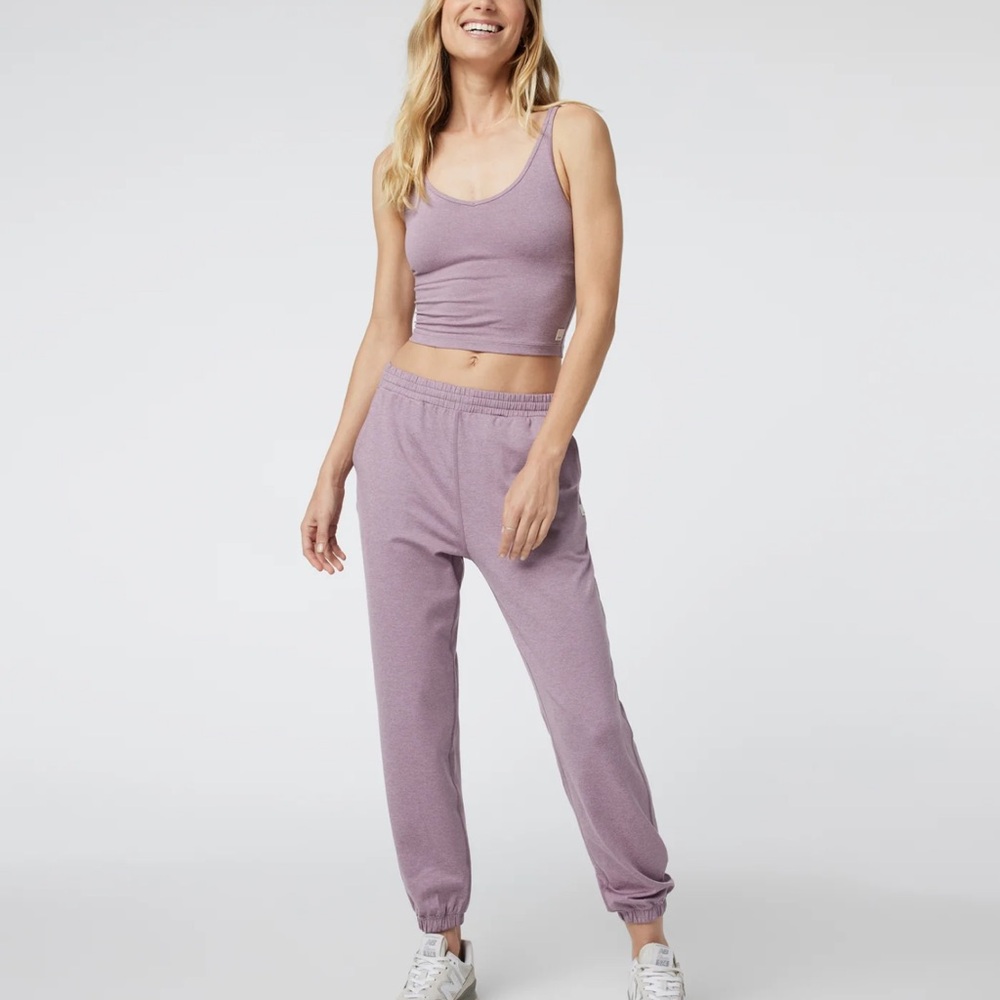 Vuori boyfriend jogger and halo performance crop